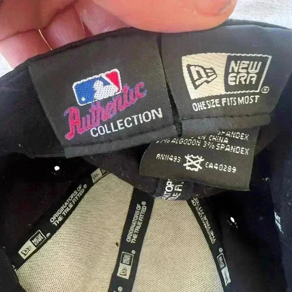 Phillies World Series Champions 2008. One size very clear. Like new. - Picture 10 of 12